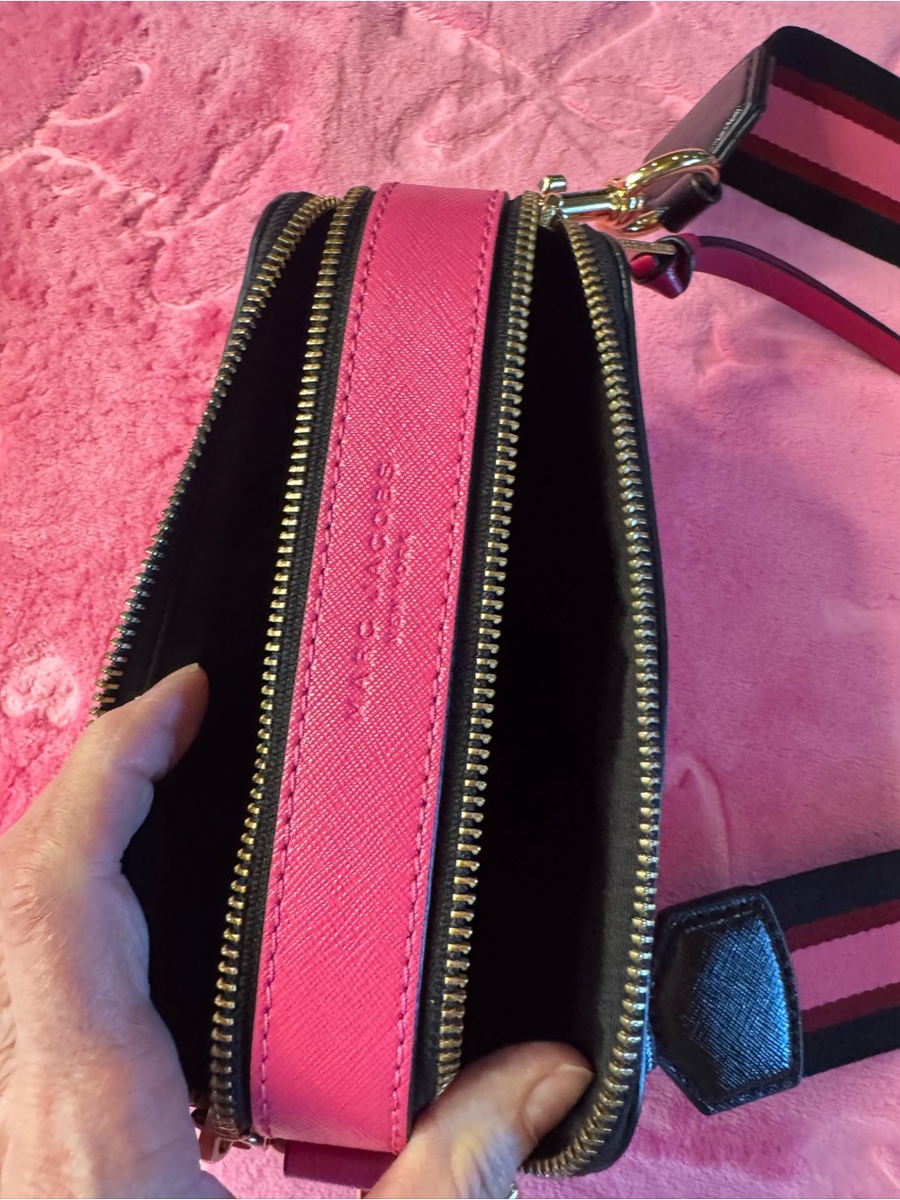 Marc Jacob’s Snapshot Hibiscus Multi • NWT • Guitar Strap • Gold Hardware - Picture 4 of 11